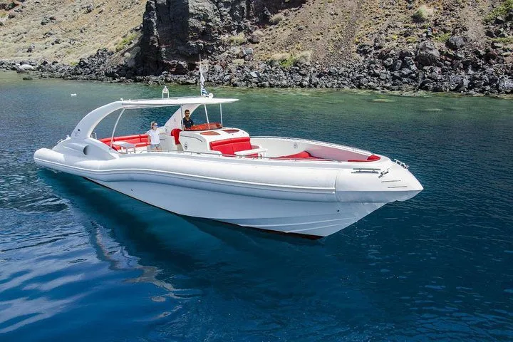 Read more about the article LUXURY BOAT RENTAL – 20 METERS